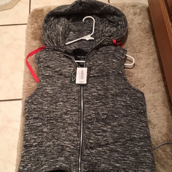 NWT Miss Chievous soft thick vest hood zip  L - Picture 6 of 8